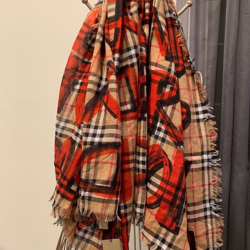 Burberry London England Scarf - Picture 3 of 4